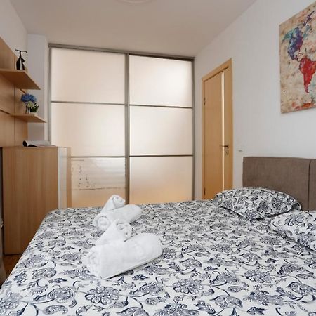 Lovely 2 Bedroom Apartment Near Old Town Bucharest Exterior photo